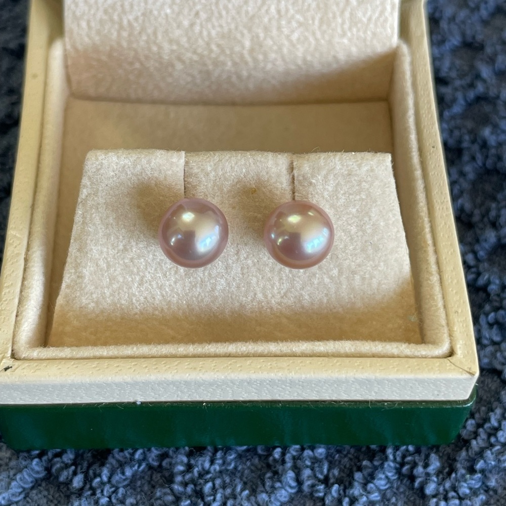 Pink pearl earrings